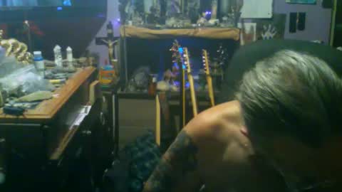 johnnyshung1 online show from November 29, 2025, 6:55 pm