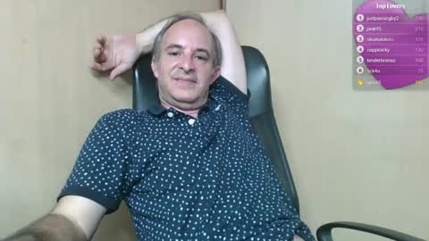 Snapshot of johnq_23 chatting on December 13, 2024, 4:16 pm John online show from December 13, 2024, 4:16 pm