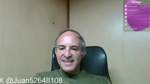 Snapshot of johnq_23 chatting on September 16, 2025, 4:08 pm John online show from September 16, 2025, 4:08 pm