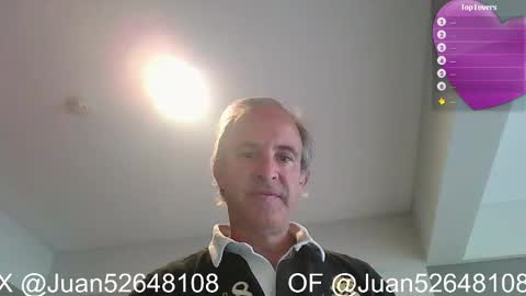 Snapshot of johnq_23 chatting on October 20, 2025, 9:37 pm John online show from October 20, 2025, 9:37 pm