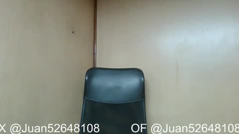 Snapshot of johnq_23 chatting on February 13, 2026, 4:25 pm John online show from February 13, 2026, 4:25 pm