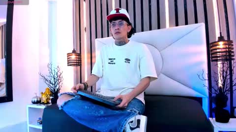 johnsonisaac94  online show from January 18, 2026, 5:55 am