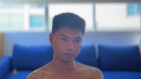 Snapshot of johnstrange_au chatting on December 4, 2025, 12:42 am John Strange online show from December 4, 2025, 12:42 am