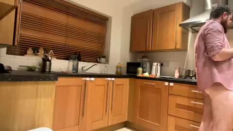 Snapshot of johnthomasbwc chatting on November 12, 2025, 11:36 pm JohnThomasBWC online show from November 12, 2025, 11:36 pm