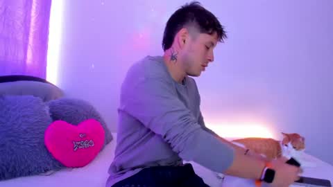 johnycooper08 online show from June 15, 2026, 1:46 pm