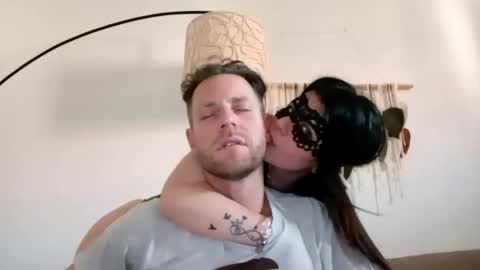 jojo19844 online show from April 14, 2026, 1:28 pm