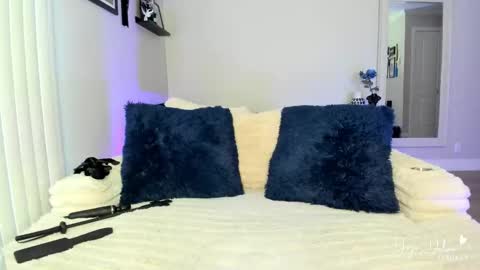 Snapshot of jojodelow chatting on November 2, 2025, 11:40 pm online show from November 2, 2025, 11:40 pm