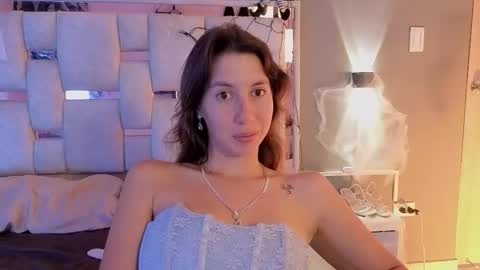 jolie_lov online show from October 10, 2025, 6:07 pm