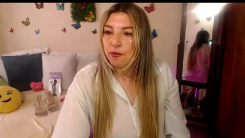 Snapshot of jolie_mature_ chatting on June 30, 2026, 9:05 pm Jolie Mature online show from June 30, 2026, 9:05 pm
