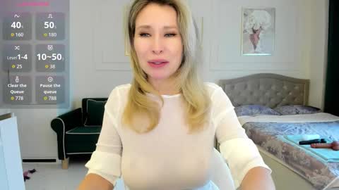 Snapshot of jolie_ozolla chatting on October 13, 2025, 10:59 am Jolie Ozolla online show from October 13, 2025, 10:59 am