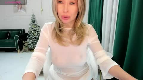 Jolie Ozolla online show from December 5, 2025, 4:14 pm