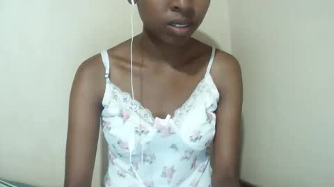 joliekah27 online show from March 22, 2026, 8:29 am