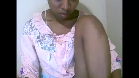 joliekah27 online show from April 16, 2026, 8:04 am