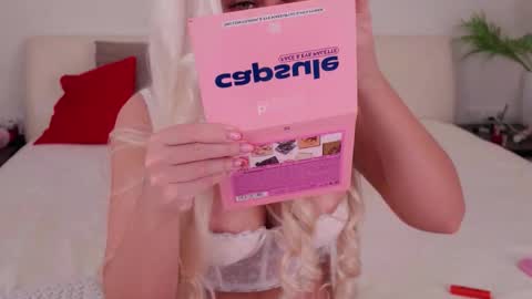 Belle online show from October 9, 2025, 1:25 am