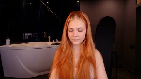 Snapshot of jolly_bean chatting on January 19, 2025, 4:12 am Polly online show from January 19, 2025, 4:12 am