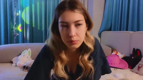 Viola online show from October 19, 2025, 12:17 pm