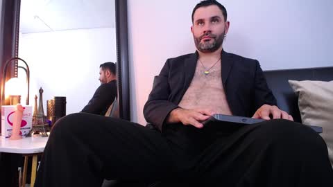  JONAS BEARD  online show from December 2, 2024, 7:05 pm