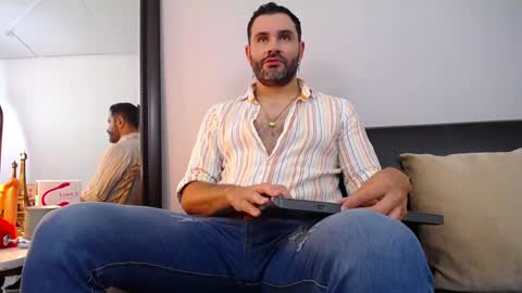  JONAS BEARD  online show from December 3, 2024, 7:55 pm