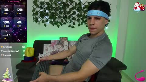 Instagram jonathanfit14 online show from December 30, 2024, 12:43 am