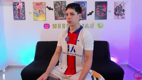 Instagram jonathanfit14 online show from November 5, 2025, 8:42 pm