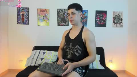 Instagram jonathanfit14 online show from December 18, 2025, 11:33 pm