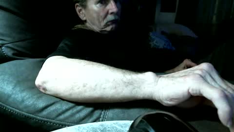 Jonelvis123456 online show from April 18, 2026, 8:29 am