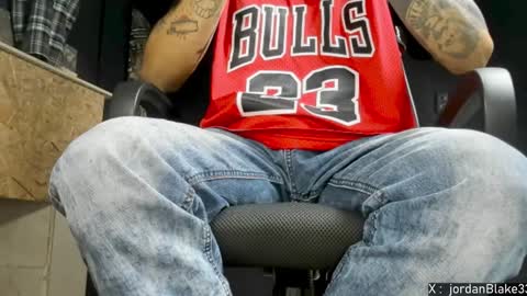 jordan33blake online show from December 5, 2024, 11:38 am