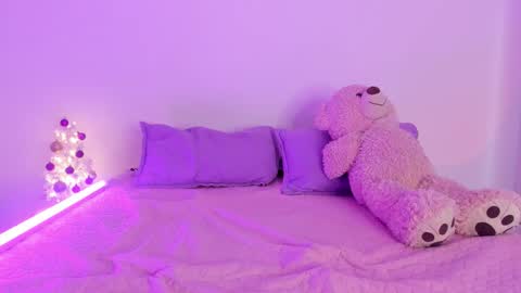 JORDY AND SOFI online show from December 19, 2025, 8:38 pm