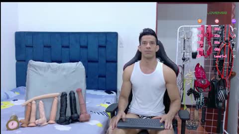 jose_rumbero91 online show from February 19, 2026, 12:01 pm