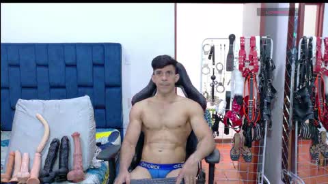 jose_rumbero91 online show from April 17, 2026, 7:28 pm