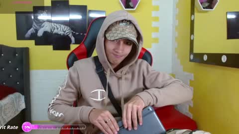 jose_sexycumm online show from October 13, 2025, 5:02 pm