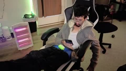 Josef online show from April 1, 2026, 10:51 pm