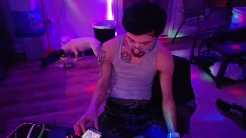 Josef online show from April 20, 2026, 4:37 am