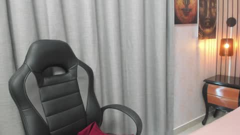 Katalina online show from December 20, 2024, 6:35 pm