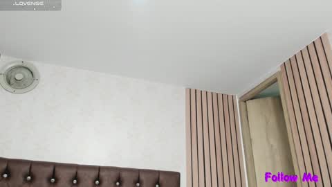 Katalina online show from December 28, 2024, 5:57 pm