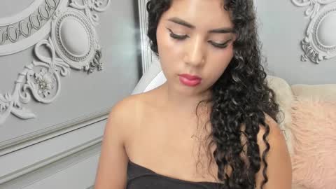 Katalina online show from December 31, 2024, 4:25 pm