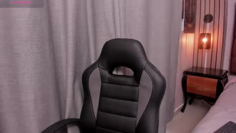 Katalina online show from March 3, 2025, 9:37 pm