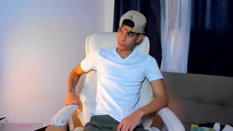Josep online show from December 4, 2024, 11:02 pm