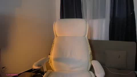 Josep online show from December 12, 2024, 4:04 am