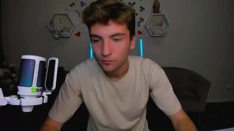 joseph_bear_ online show from September 12, 2025, 7:14 pm