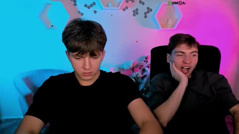 joseph_bear_ online show from December 4, 2025, 8:28 pm