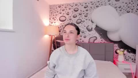 Josephine online show from April 10, 2026, 12:21 pm