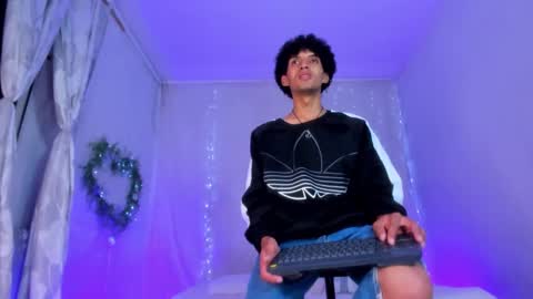 Jose online show from November 11, 2025, 8:03 am