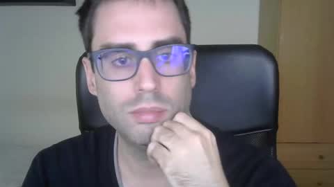 Snapshot of josevd chatting on October 18, 2025, 3:35 pm Jose online show from October 18, 2025, 3:35 pm