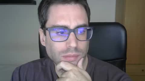 Snapshot of josevd chatting on November 5, 2025, 11:32 am Jose online show from November 5, 2025, 11:32 am