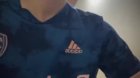 Snapshot of josheli chatting on November 16, 2025, 11:10 pm Nicolas online show from November 16, 2025, 11:10 pm