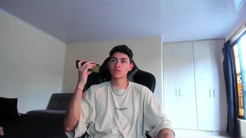 Snapshot of joshmiller_ chatting on December 5, 2025, 3:09 pm Josh online show from December 5, 2025, 3:09 pm