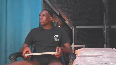 jostin_black1 online show from September 11, 2025, 12:05 pm