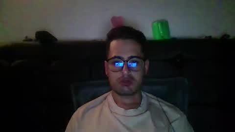 Snapshot of josux8 chatting on October 31, 2025, 4:24 am josux8 online show from October 31, 2025, 4:24 am