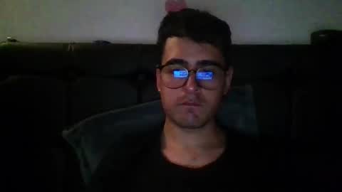 josux8 online show from December 17, 2025, 4:07 am